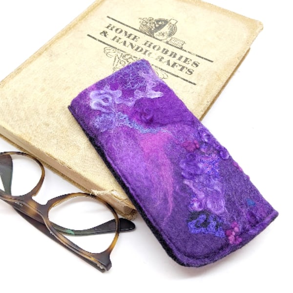 Glasses case: felted wool - purples