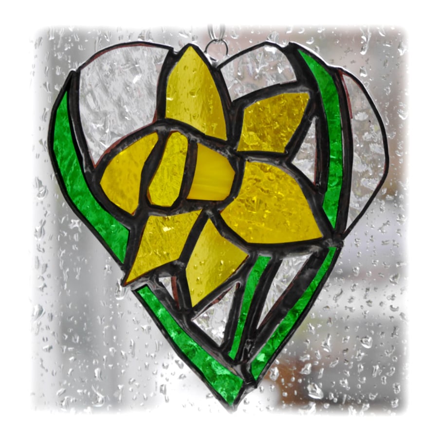 Daffodil Heart Suncatcher Stained Glass 009