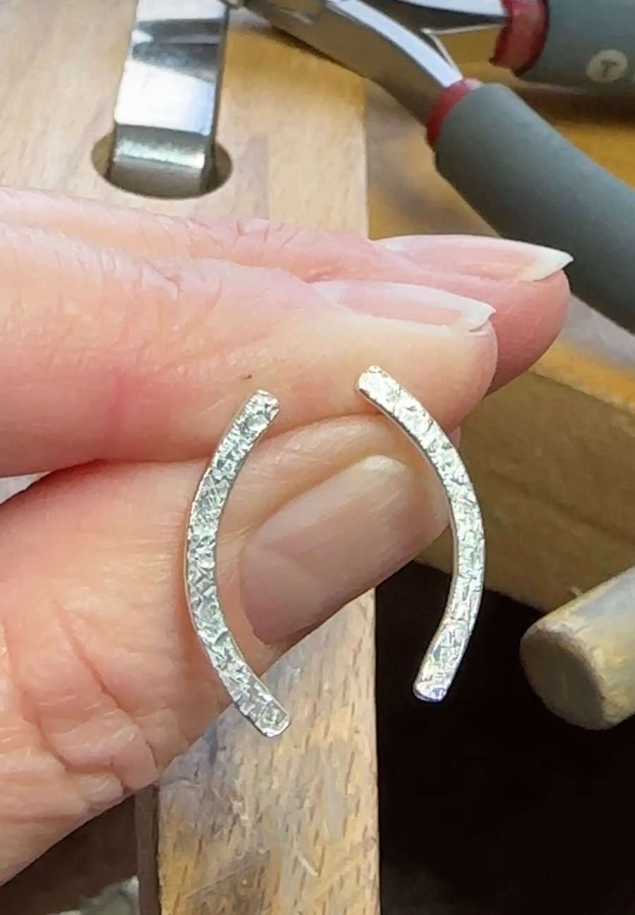 Arc argentium earrings, arc earring, arc jewellery, handmade silver jewellery