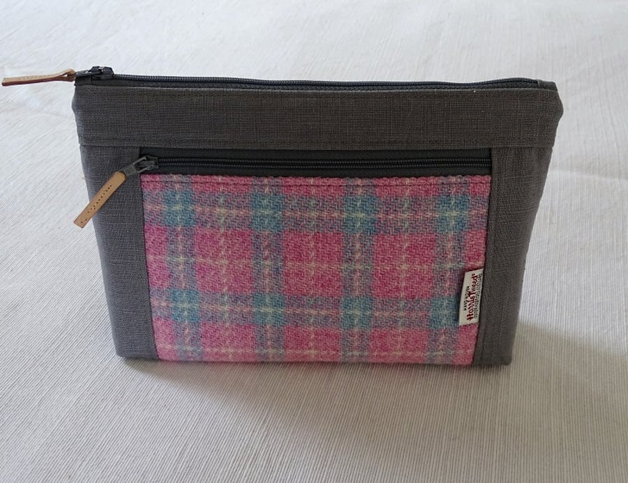 zip pouch in grey linen and pink and blue Harris Tweed