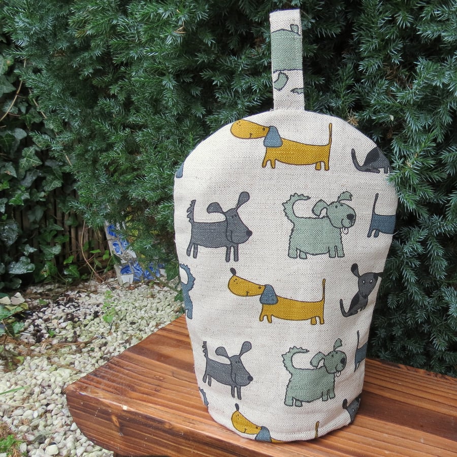 Dogs.  A whimsical design coffee cosy.  Size small, to fit a 2 cup cafetiere.