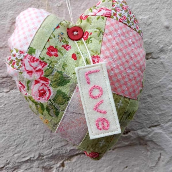 Rose patchwork heart keepsake - can be personalised with hand embroidered phrase