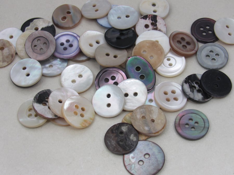 100 Medium Mixed Shell or Shell-type Buttons