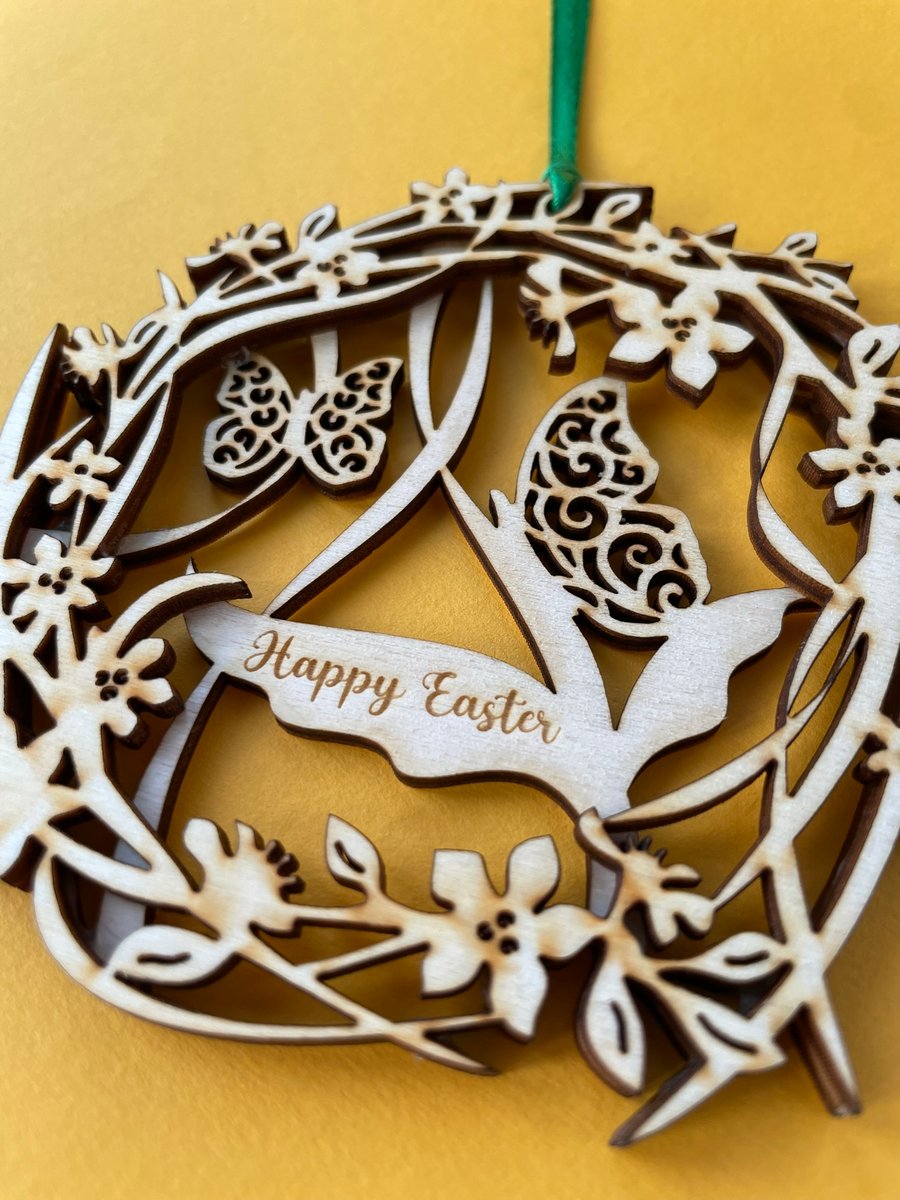 Personalised double-layered wooden spring wreath (butterflies)