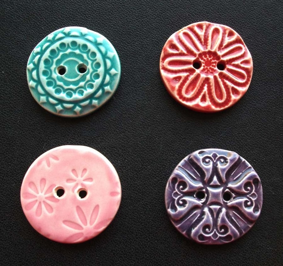 Set of four large ceramic buttons