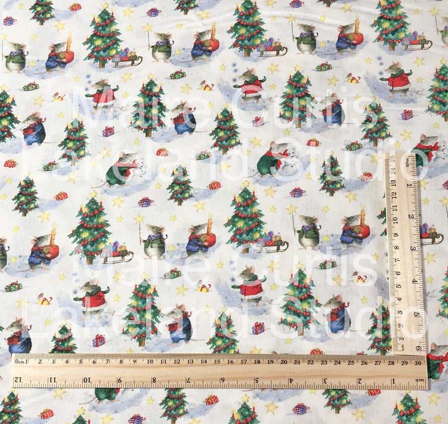 Tree Decorating Mice cotton quilt fabrics from quarter metre