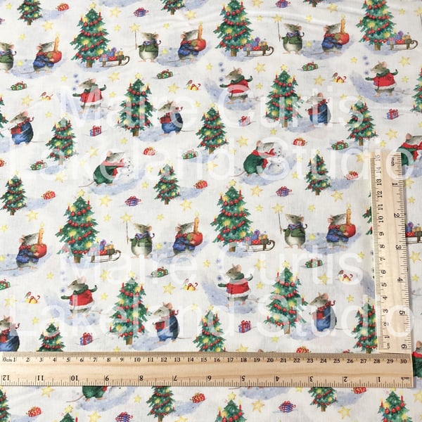 Tree Decorating Mice cotton quilt fabrics from quarter metre