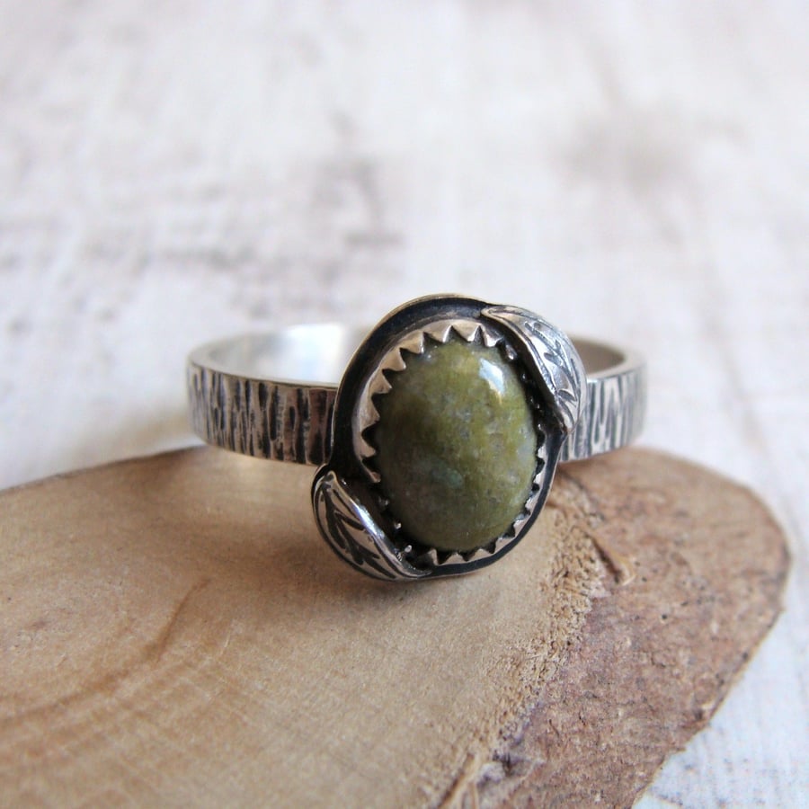 Norwegian Epidote Sterling Silver Leaf Stack Ring Bark Texture Band No.3