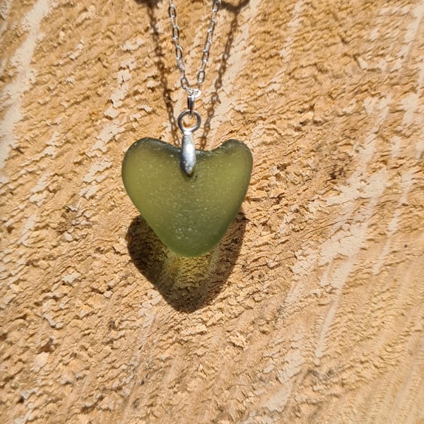 Green Heart Seaglass Pendant