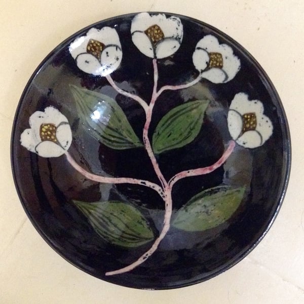 Bowl with flower decoration