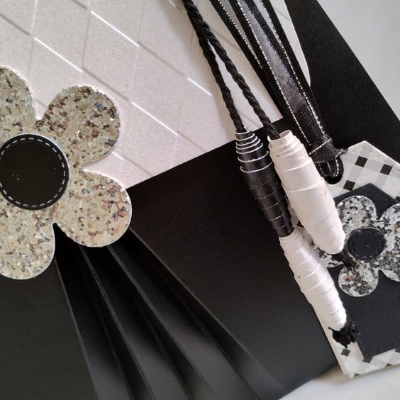 Unique HandmadeRetro 1960s Inspired Handbag Style Fanfold Black & White Gift Box