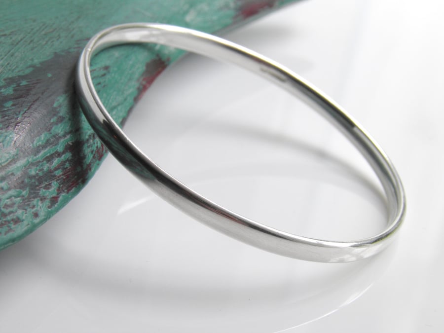 Sterling Silver Oval Wire Bangle