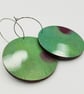 Green and cerise pink wooden hooped earrings  - Image 5