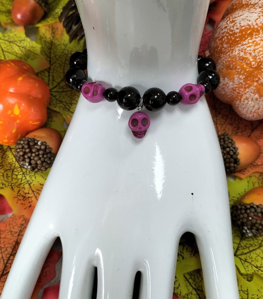 Halloween purple skull beaded bracelet