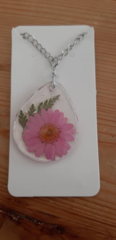 Oval-Shaped Resin Pendant Necklace with Pink Dried Pressed Flower (Design14)