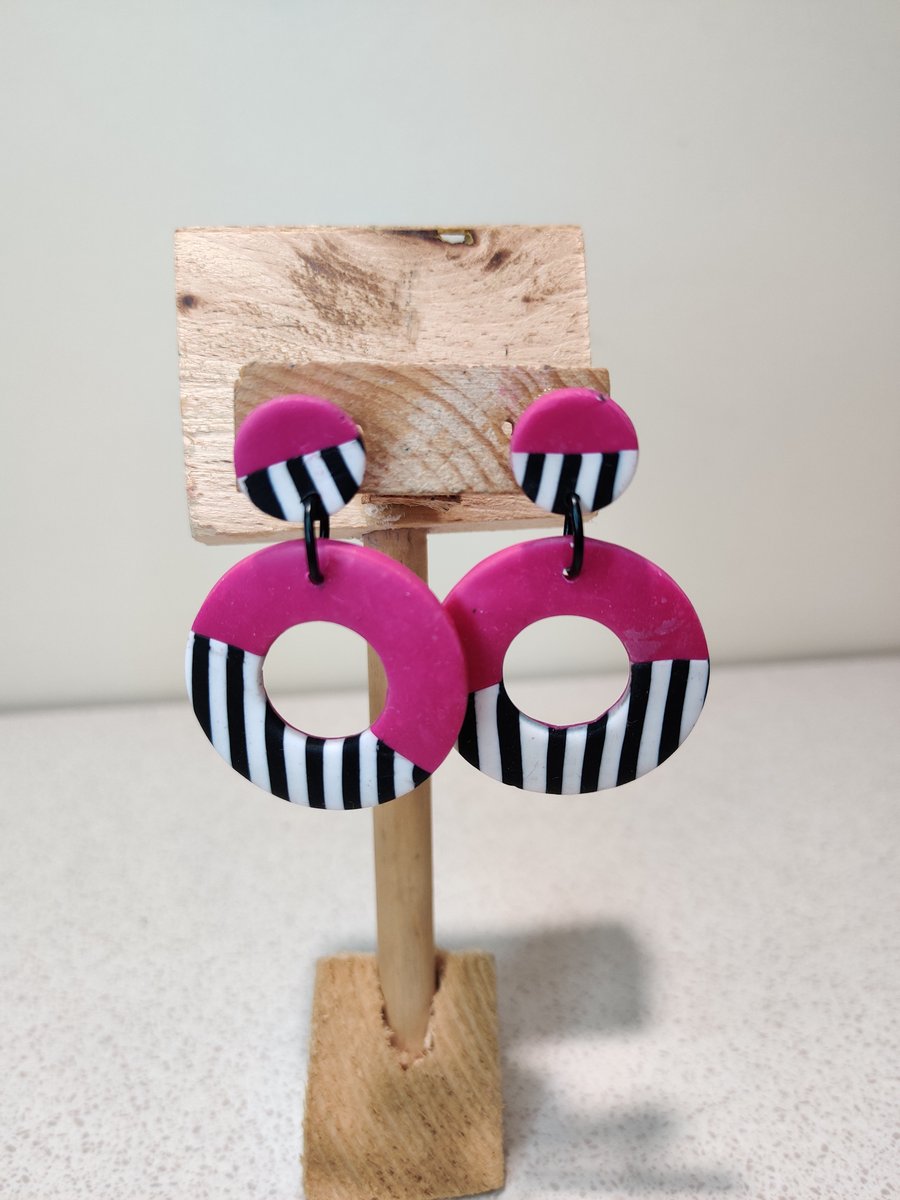 Pink and stripes circle earrings