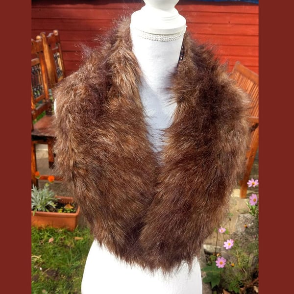 Vintage big natural color brown faux fur shawl Vintage faux fur collar