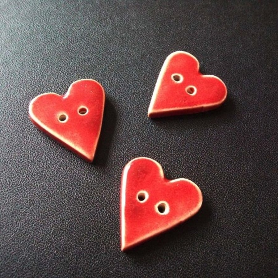Set of 3 red ceramic heart buttons