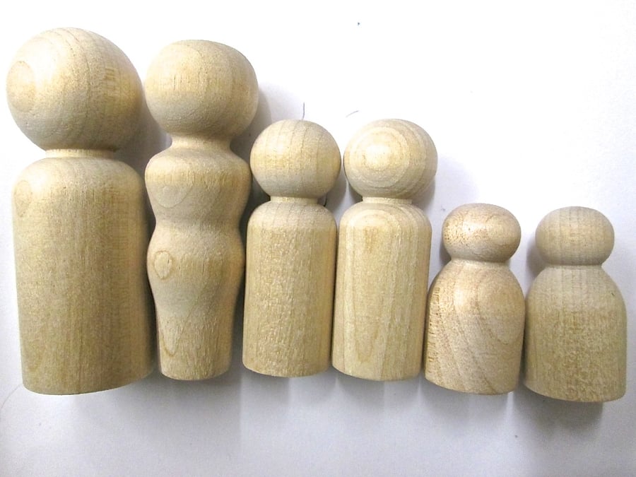 Wooden Peg Dolls family Group