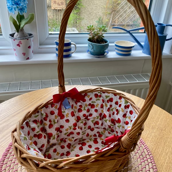 Cute Little Vintage Wicker Market Shopper Basket