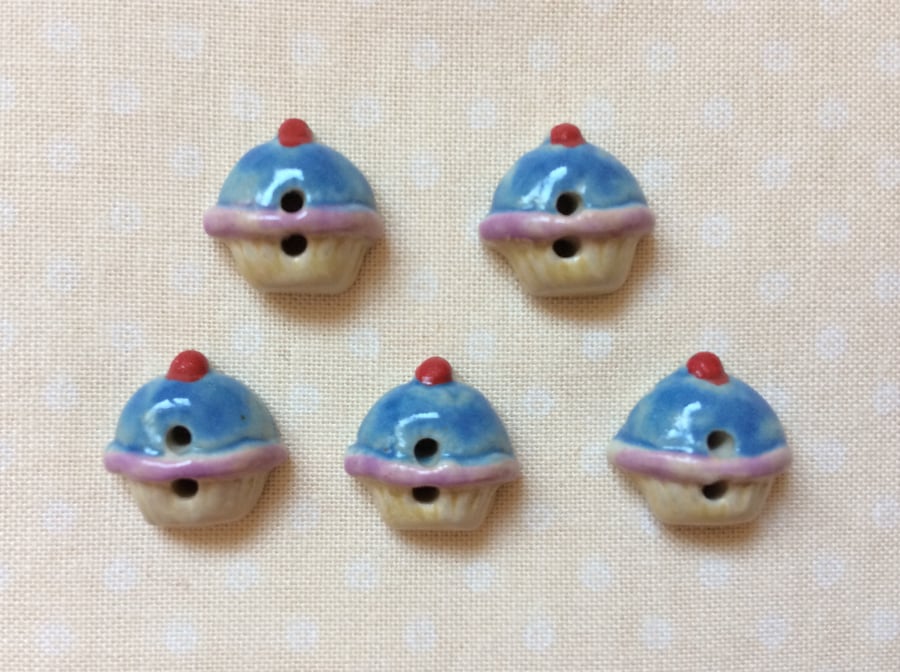 Set of 5 cute ceramic cupcake buttons