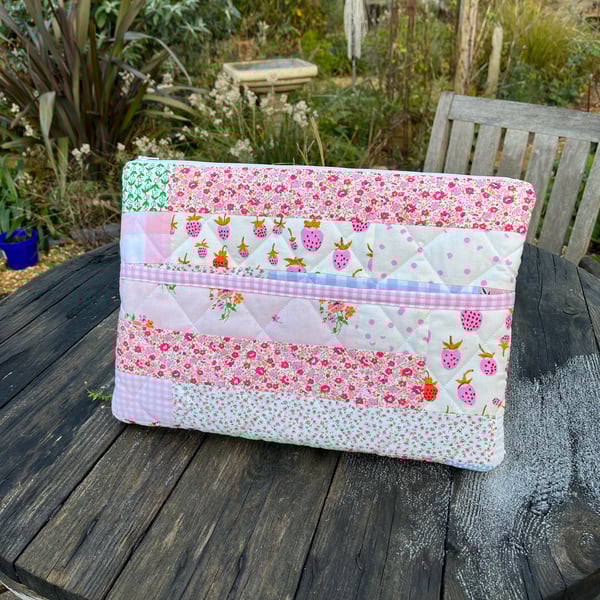 Handmade pink quilted patchwork laptop case - h... - Folksy