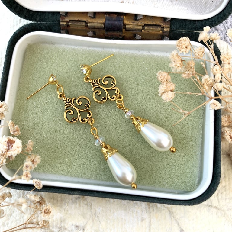 Vintage Style Pearl Teardrop Gold Drop Earrings