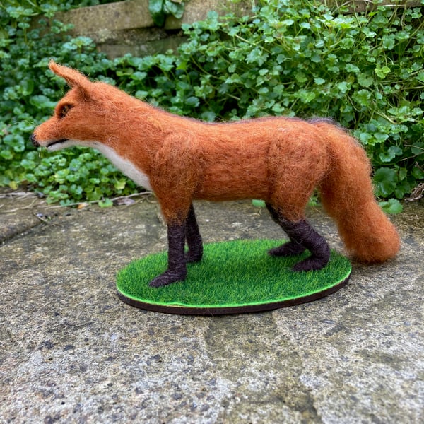 Fox model, needle felted animal, standing fox (24-1)