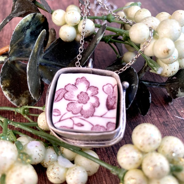 Broken China Pendant Necklace - Purple Flower - Boho Style