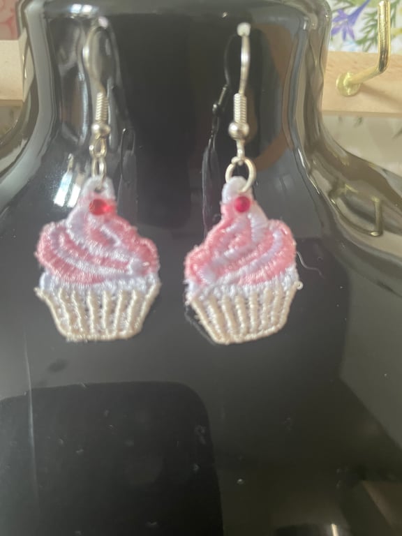 Handmade Free Standing Lace Earrings Cup cakes 