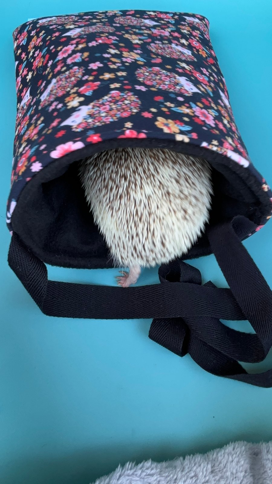 Flower hedgehogs padded bonding bag, carry bag for hedgehogs. Fleece lined.