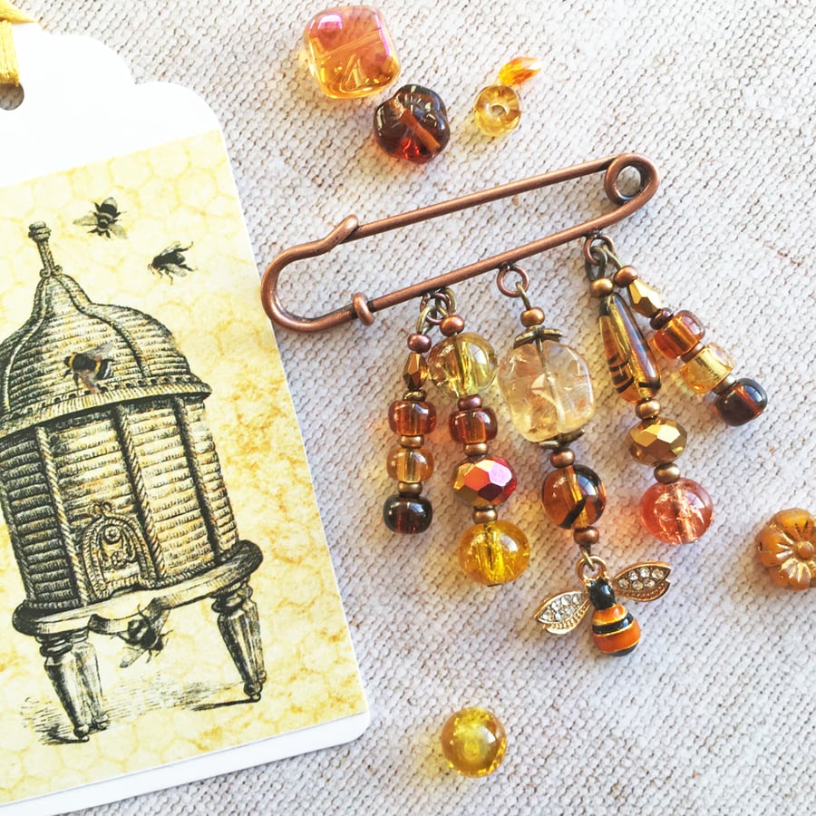 Embellished kilt pin, beaded brooch, bee brooch, bee lover, bee gift, bee charm