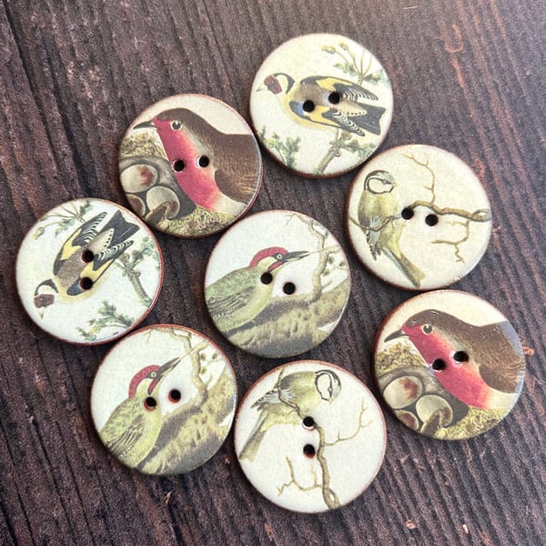 Set of 8 large ceramic buttons featuring British birds