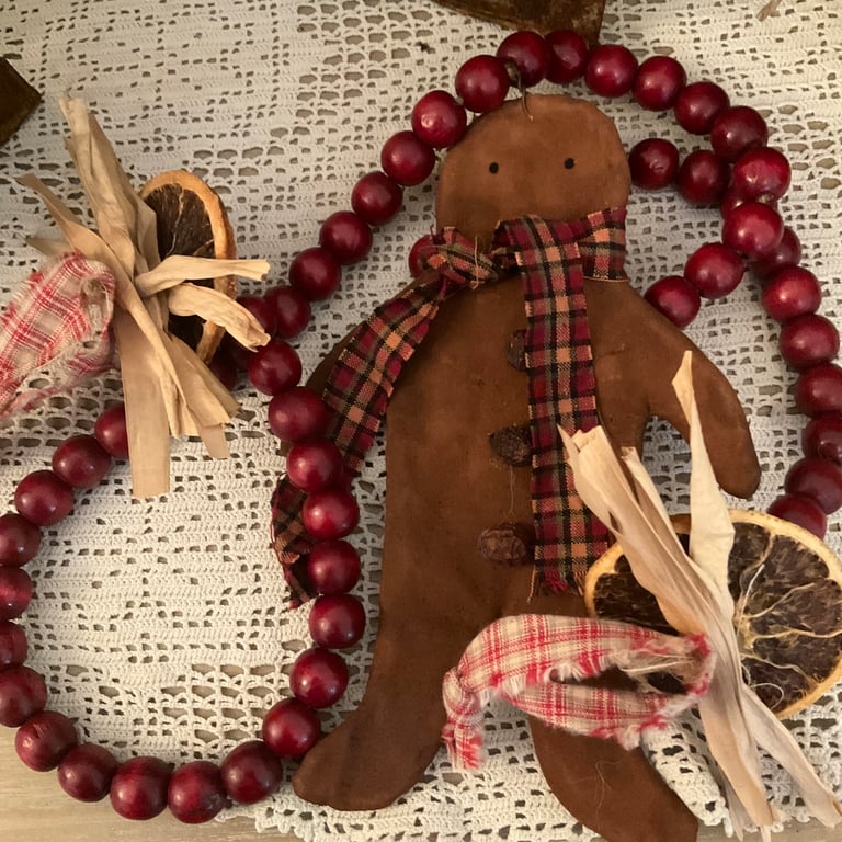 Gingerbread Man Beaded Garland
