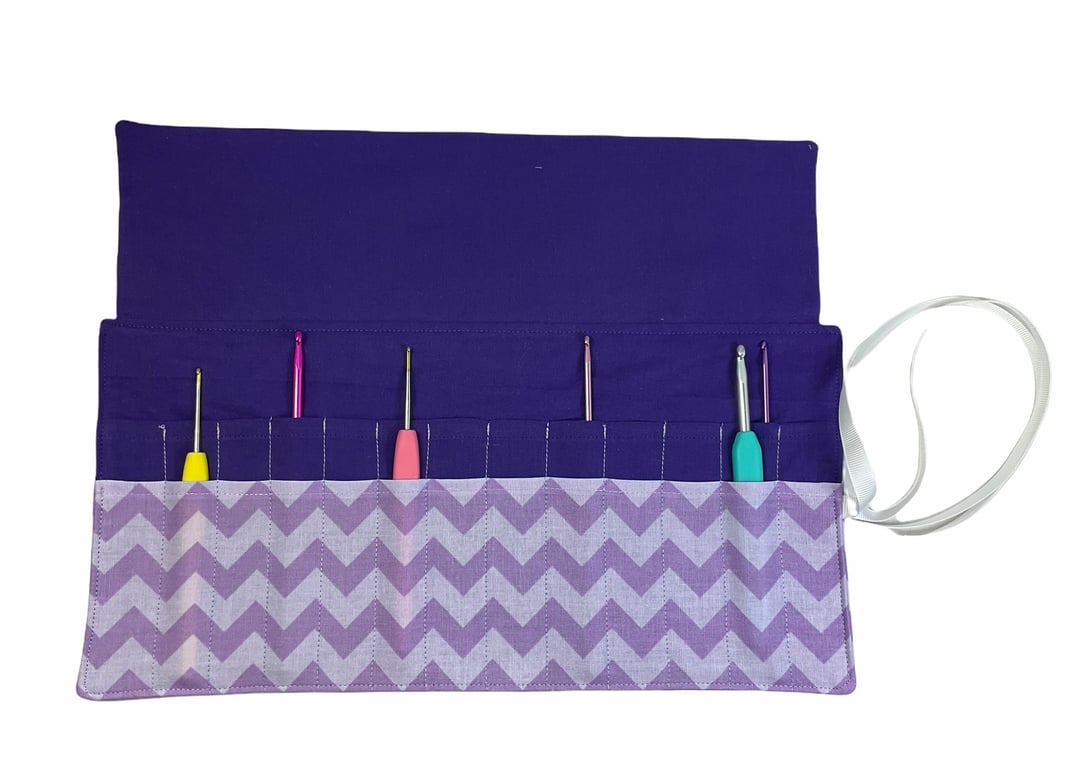 Crochet hook case with purple chevrons, Ergonomic hook organiser, roll up short 