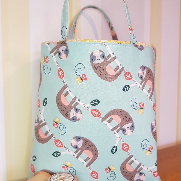 Reusable fabric gift bag: happy sloths 