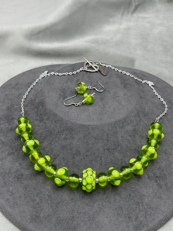 bright green spotty lampwork glass beaded necklace and earring set