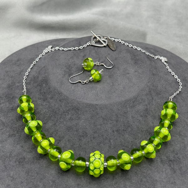 bright green spotty lampwork glass beaded necklace and earring set