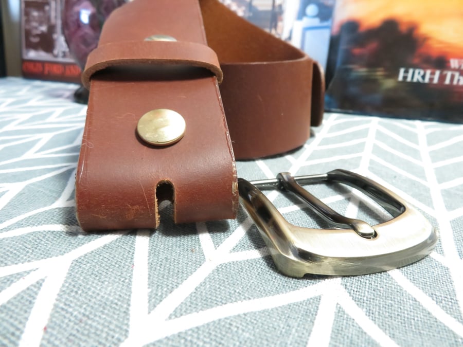 Light brown handmade 38mm leather belt fits 34-39 inch waist sold with a buckle