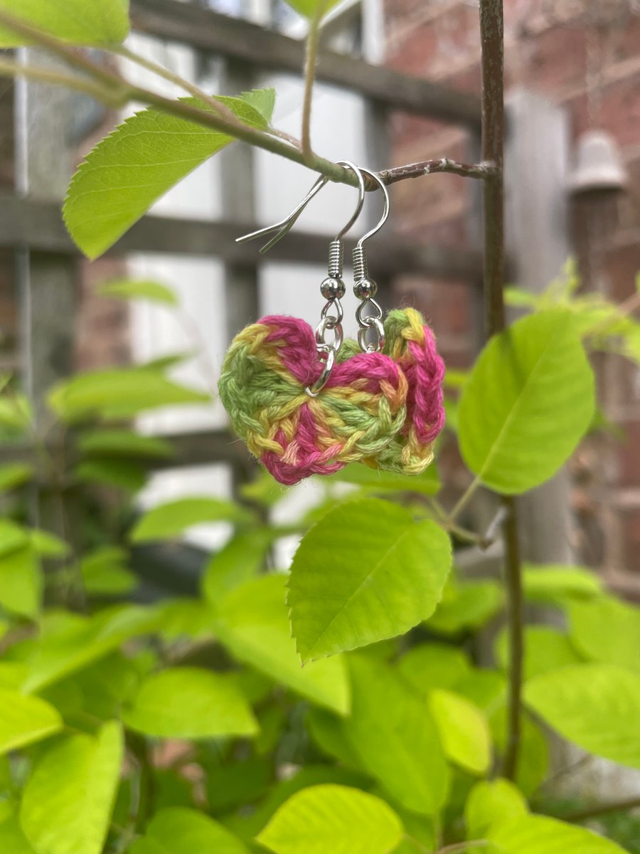 Single crochet heart earrings