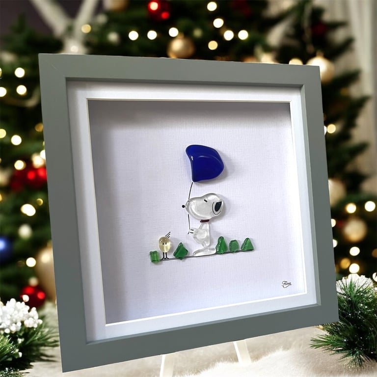 Snoopy with blue balloon