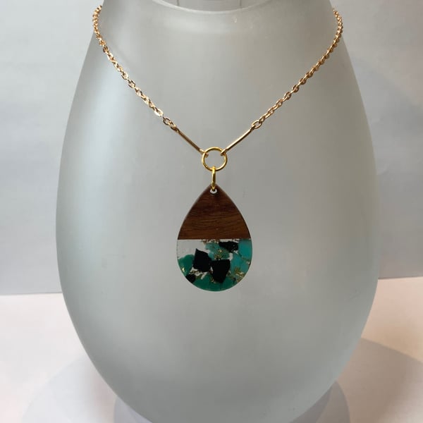Walnut & Resin Pendant Necklace.