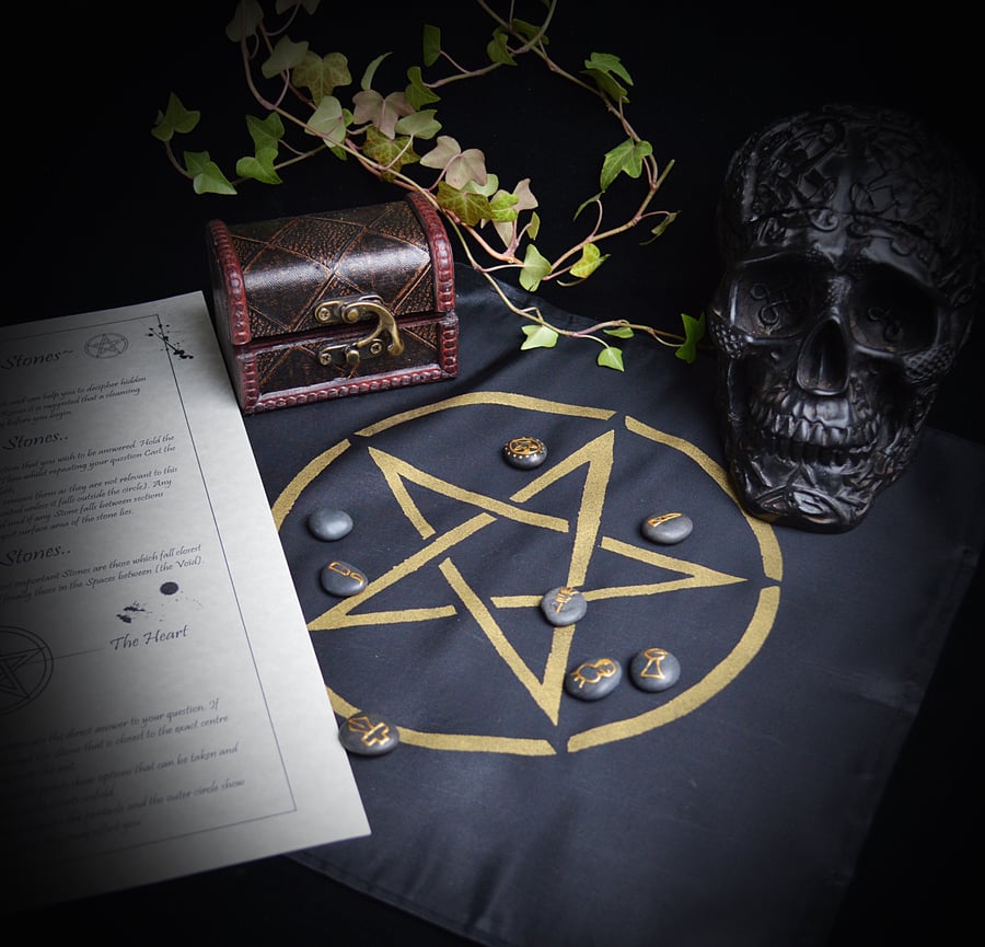 Rune Set casting Chest and Altar Cloth Pentacle Wicca Pagan Gift