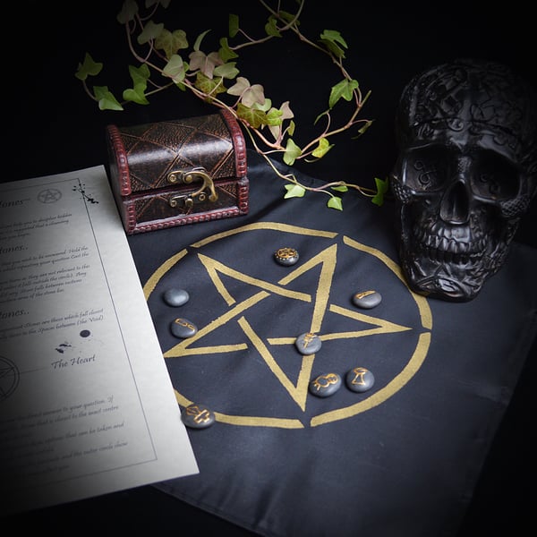 Rune Set casting Chest and Altar Cloth Pentacle Wicca Pagan Gift