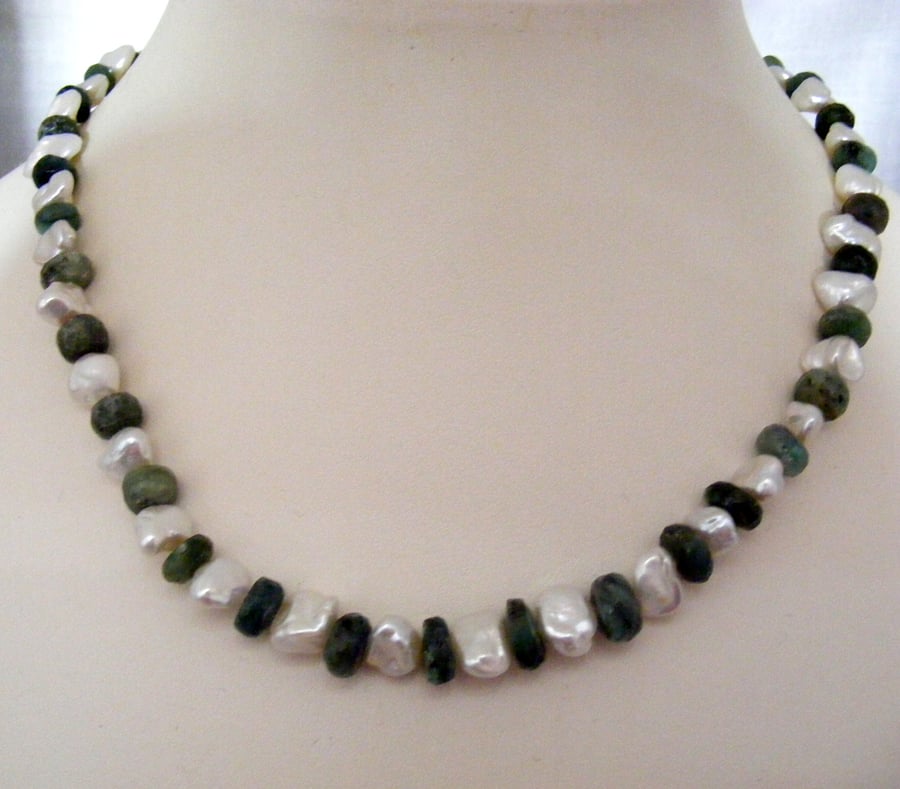 Emerald and Freshwater pearl Necklace.