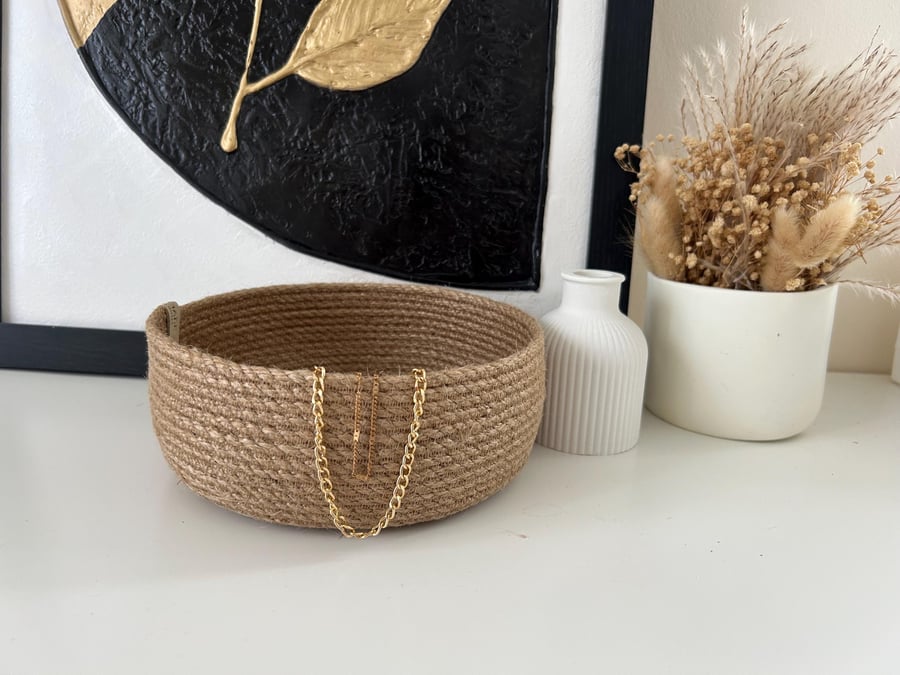 Handmade Jute Bowl – Simple, Natural & Timeless