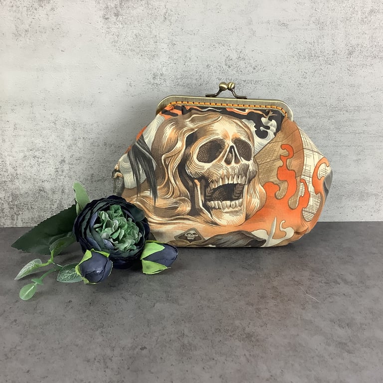 Skull small clutch bag, Gothic makeup bag, Optional chain, Handmade