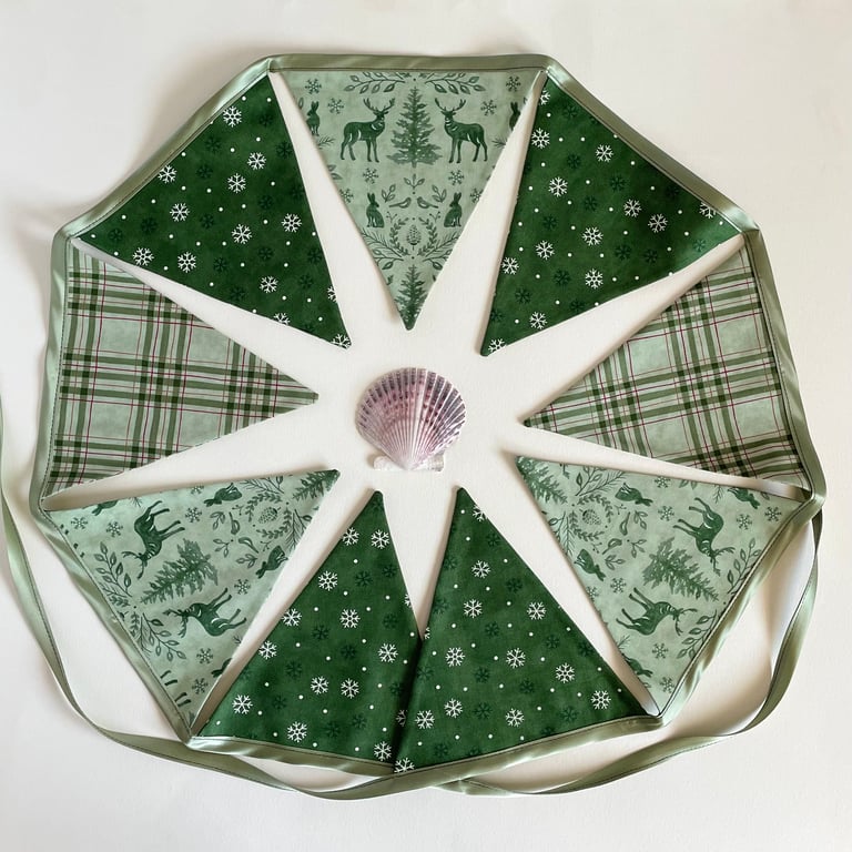 Woodland Winter Bunting - large - green