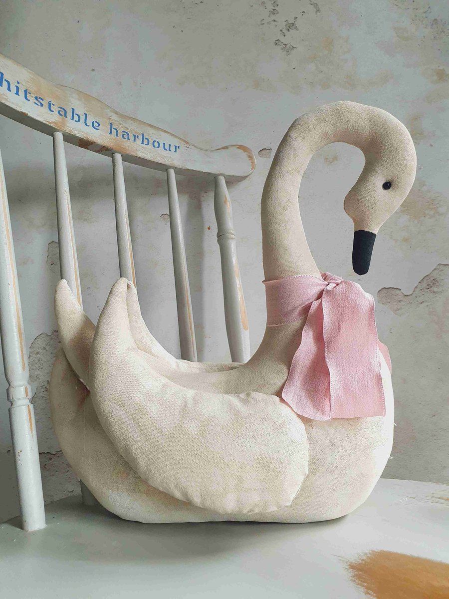 Large Swan Decoration