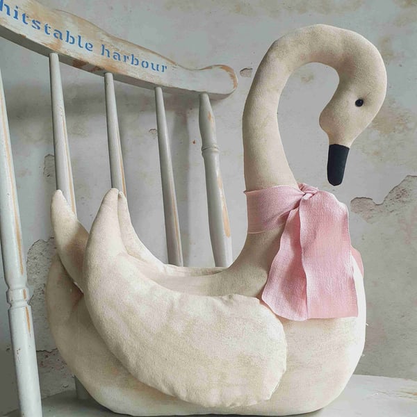 Large Swan Decoration
